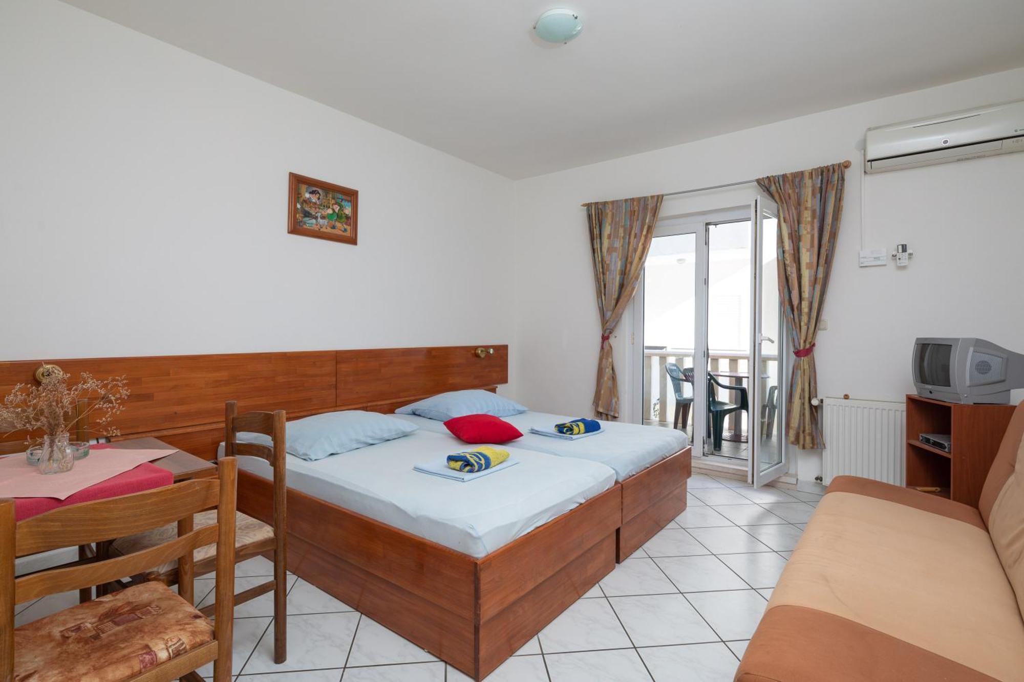 Germania Rooms & Apartments Celina Room photo